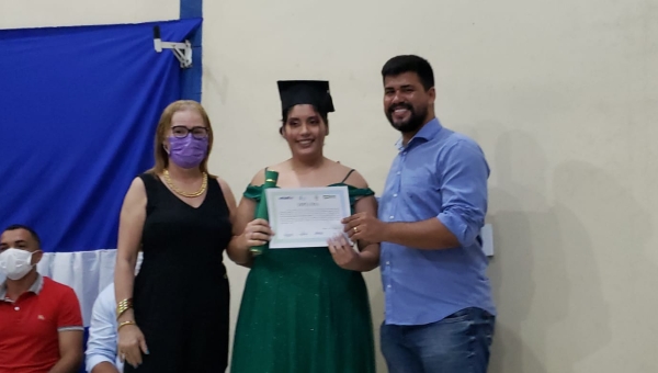 Governo certifica 12 cuidadores de idosos no Bujari